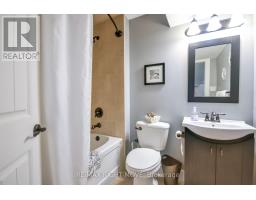 3938 Wood Avenue, Severn, ON L3V0Y9 Photo 33