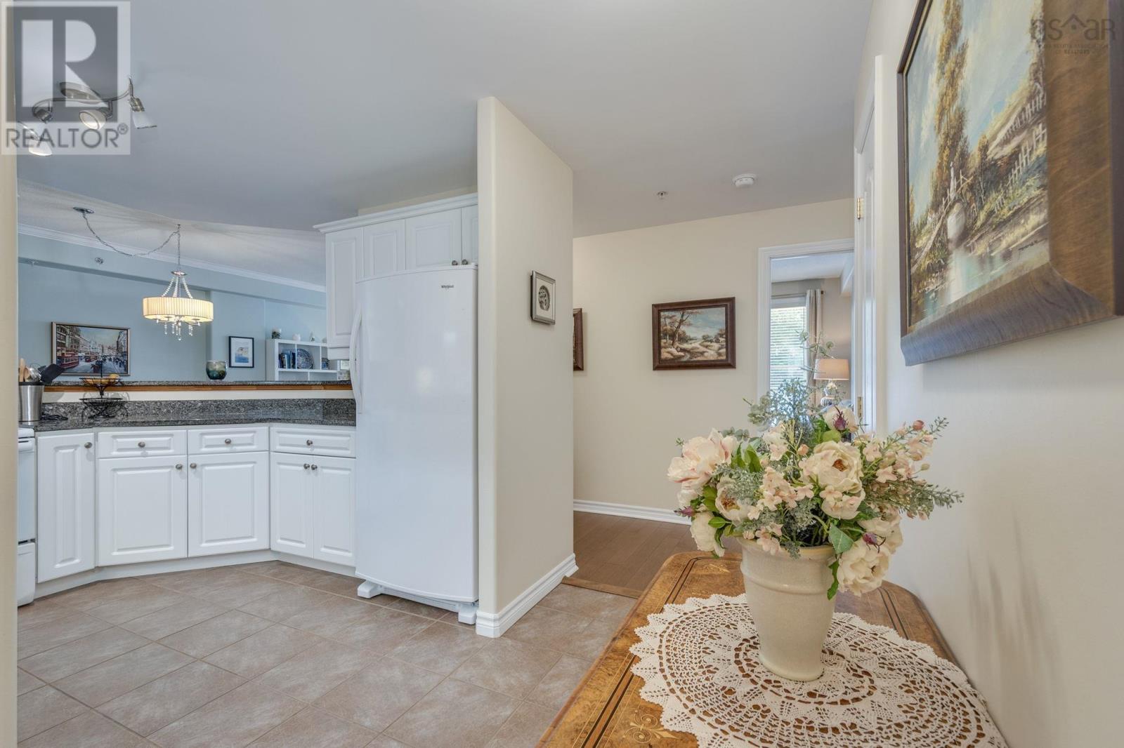 216 36 Southgate Drive, Bedford — photo 4
