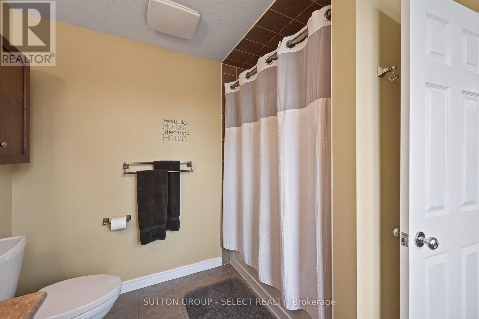 3 FIELDSTONE CRESCENT N - Image 20