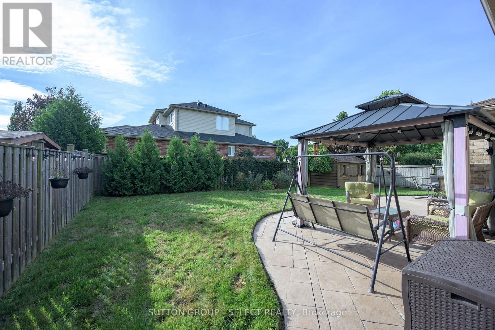 3 FIELDSTONE CRESCENT N - Image 32