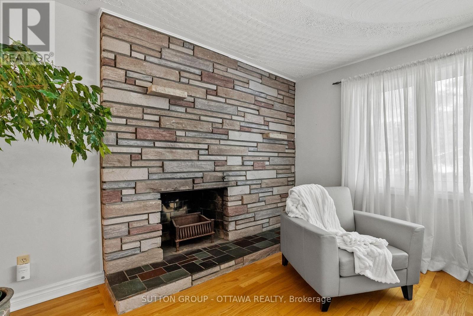 45 LARKSPUR DRIVE - 10