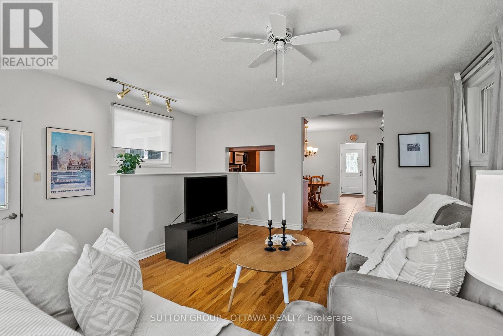 45 LARKSPUR DRIVE - 20