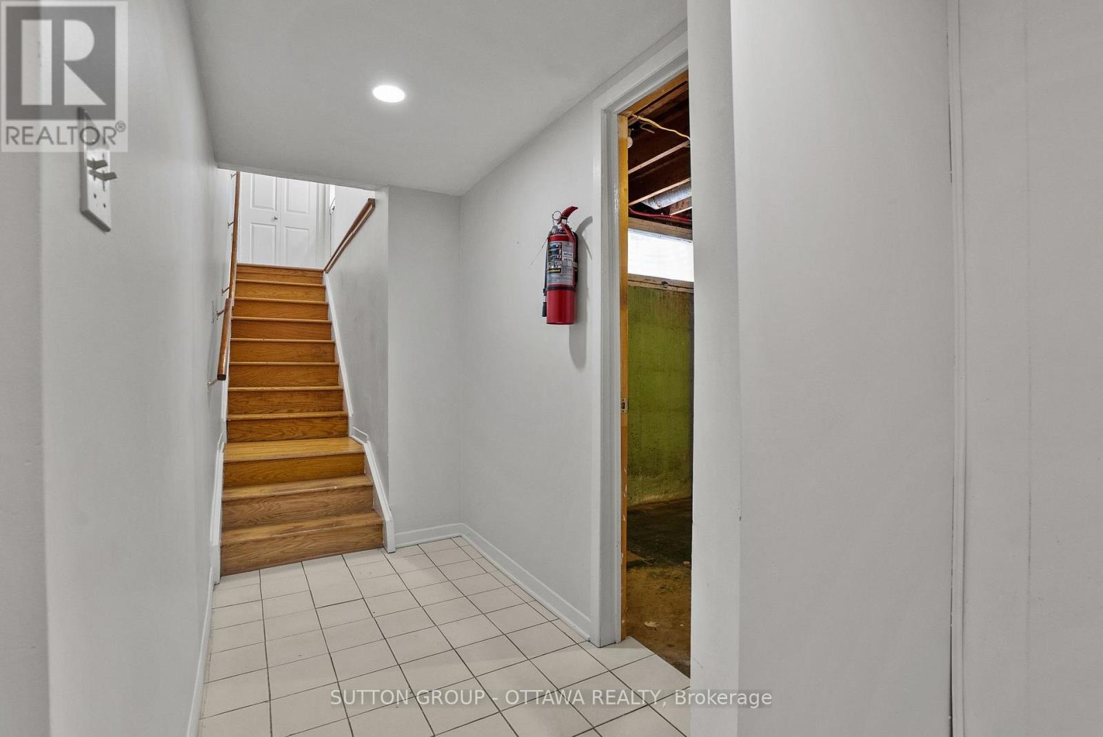 3 Bed, 3 Bath House for Sale in Ottawa – 45 LARKSPUR DRIVE, Ottawa – MLS# X13758522 - Image 30