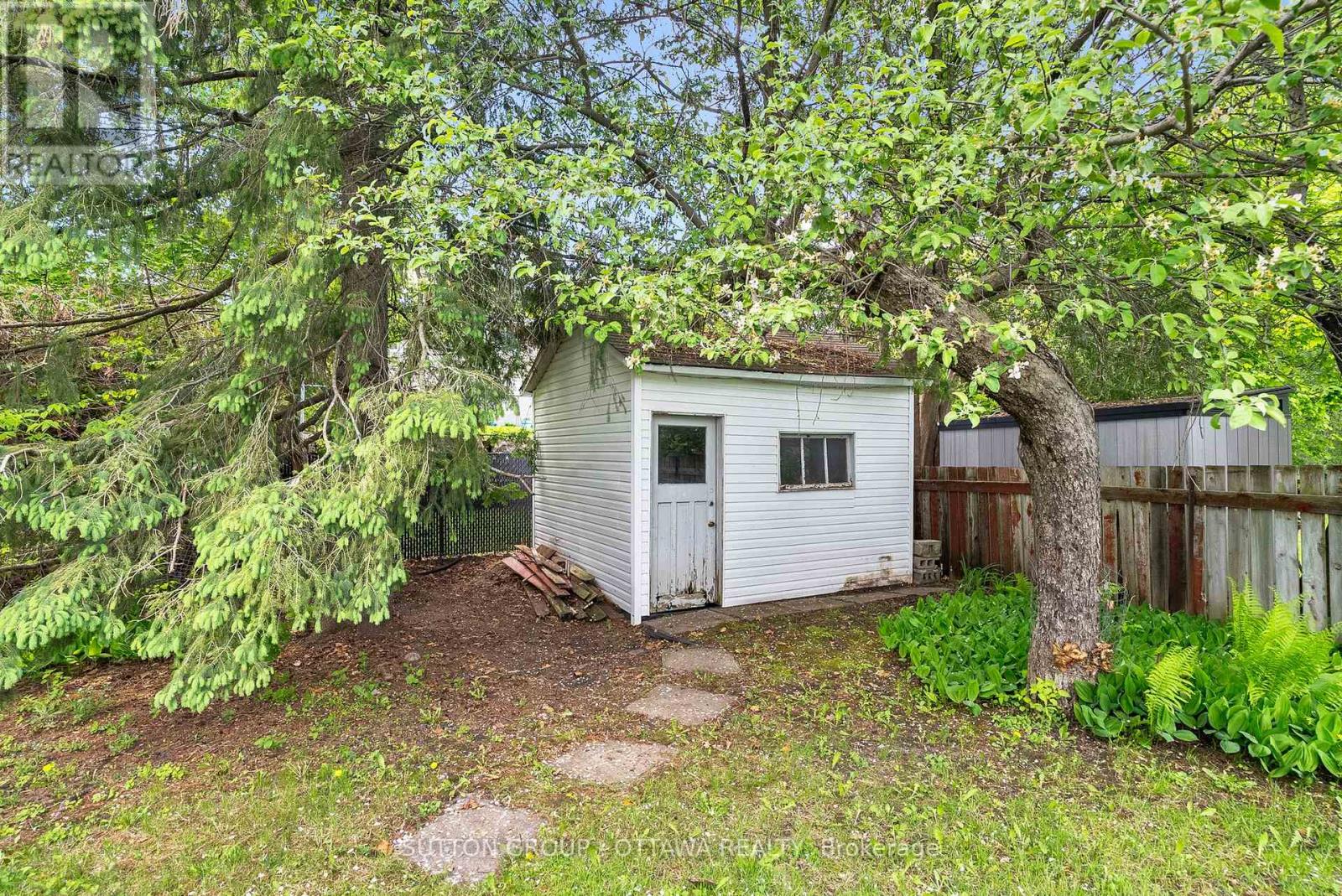 3 Bed, 3 Bath House for Sale in Ottawa – 45 LARKSPUR DRIVE, Ottawa – MLS# X13758522 - Image 45