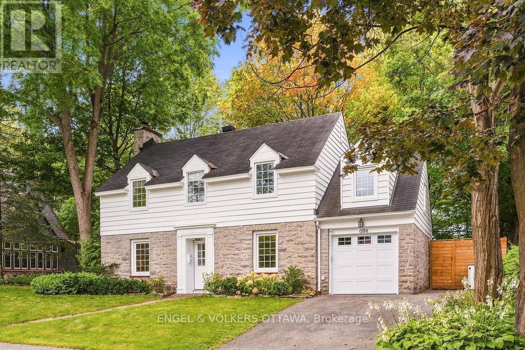 Welcome 694 Island Park