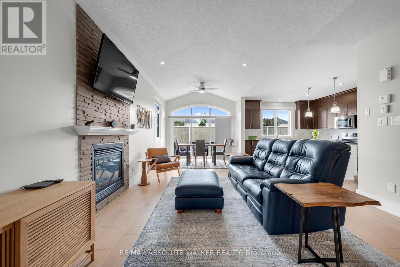 4 Bed, 3 Bath House for Sale in Ottawa – 355 NESTLETON STREET, Ottawa – MLS# X13758578 - Image 15