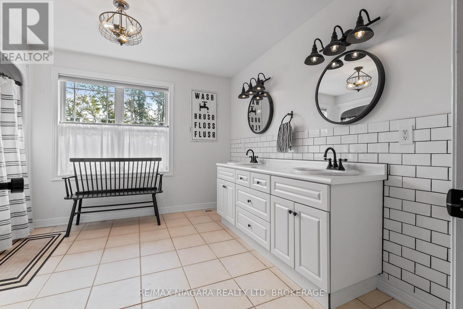 51268 TUNNACLIFFE ROAD S - 30