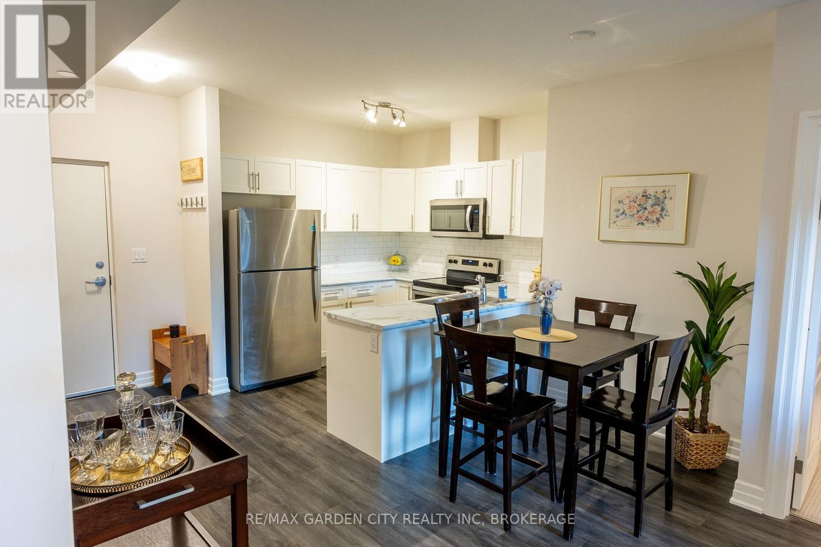 303 - 212 LAKEPORT ROAD, St. Catharines (Lakeport) — photo 3