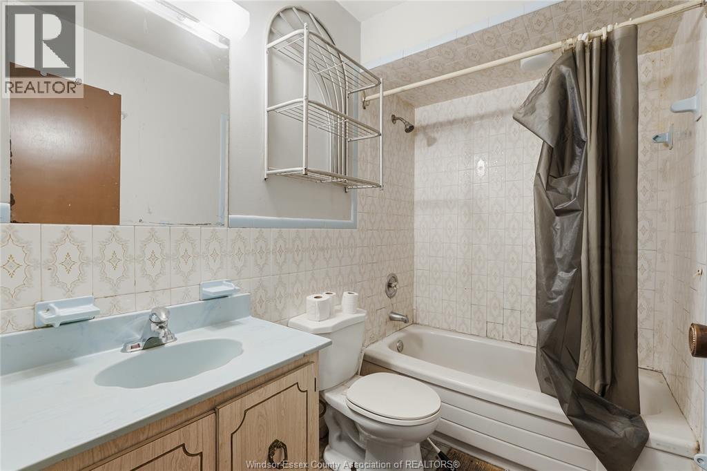 725 MAPLE AVENUE - 16