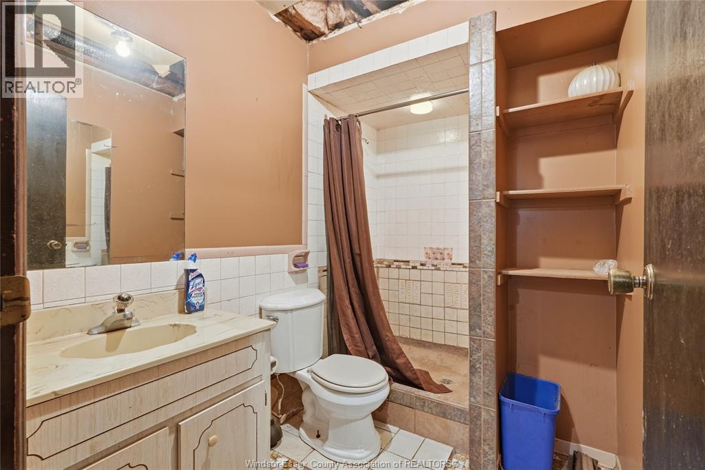 725 MAPLE AVENUE - 23
