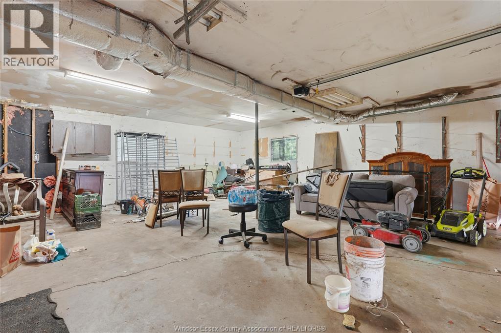 725 MAPLE AVENUE - 27