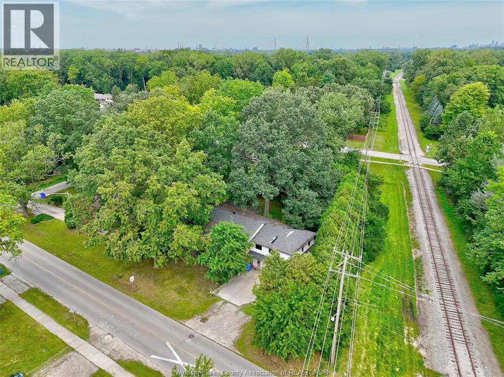 725 MAPLE AVENUE - 4