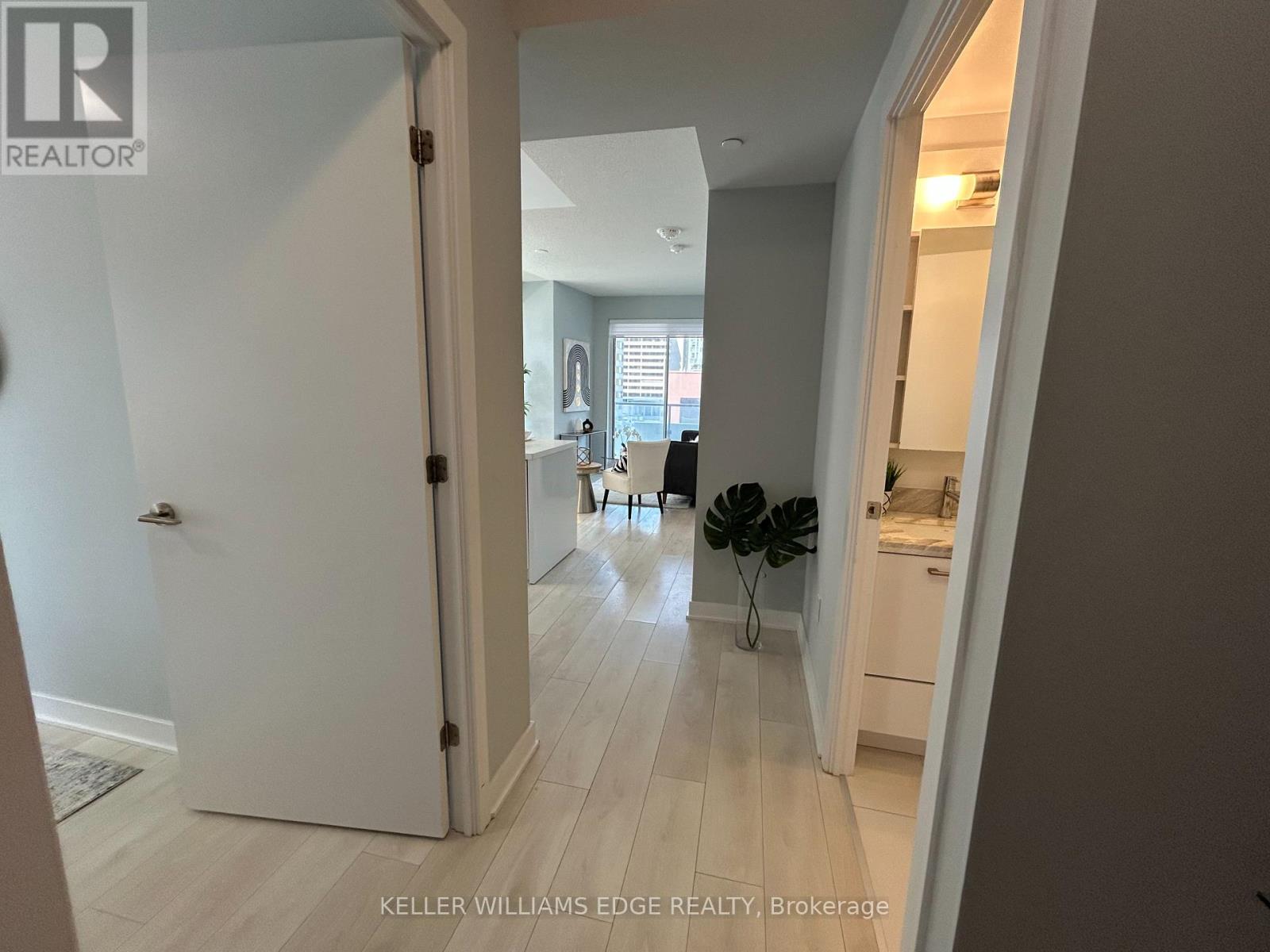 #809 2221 YONGE STREET - 5