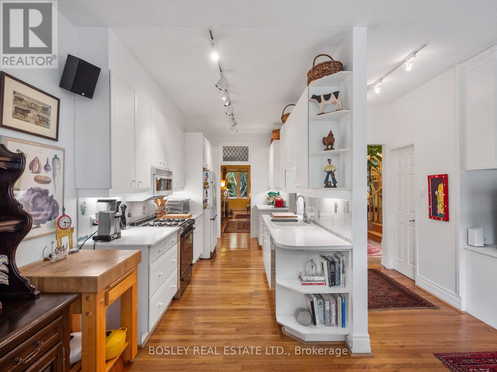 10 DE SAVERY CRESCENT - 10