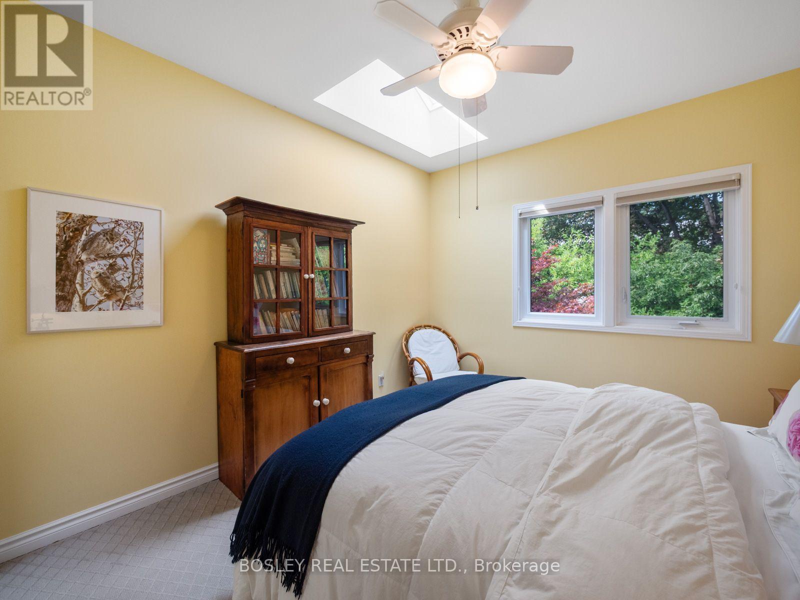 10 DE SAVERY CRESCENT - 32