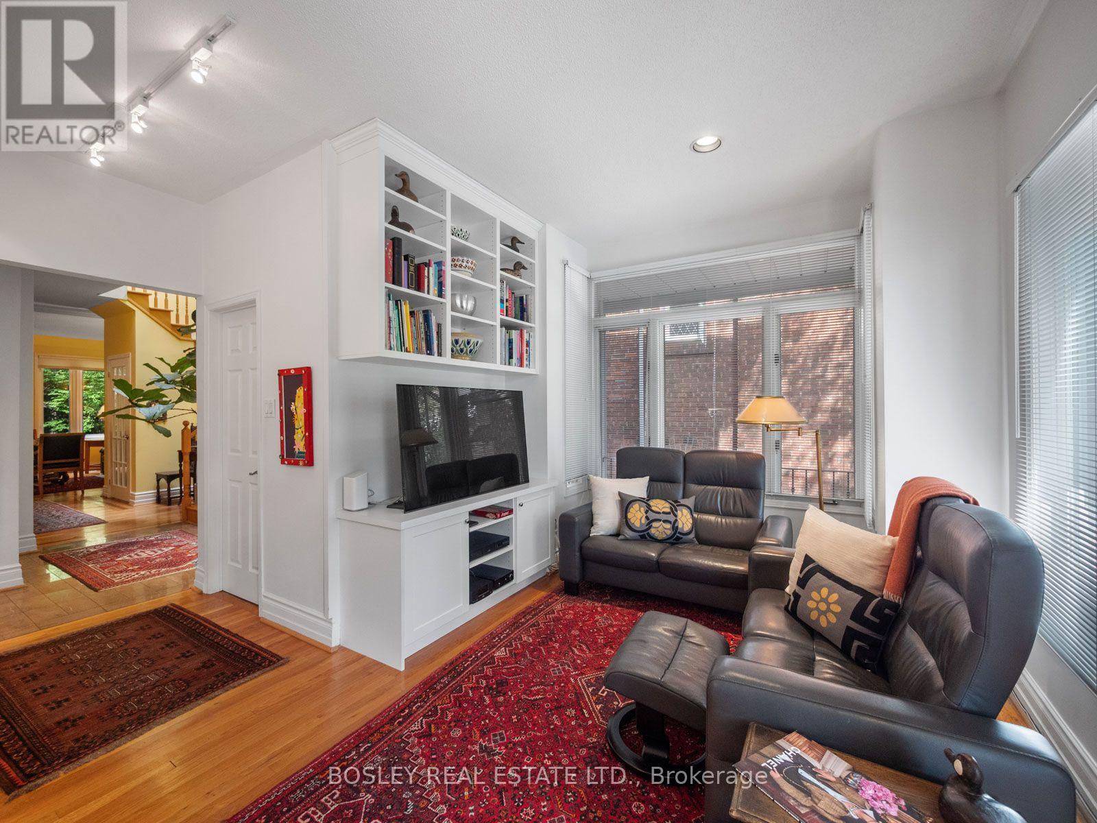 10 DE SAVERY CRESCENT - 9
