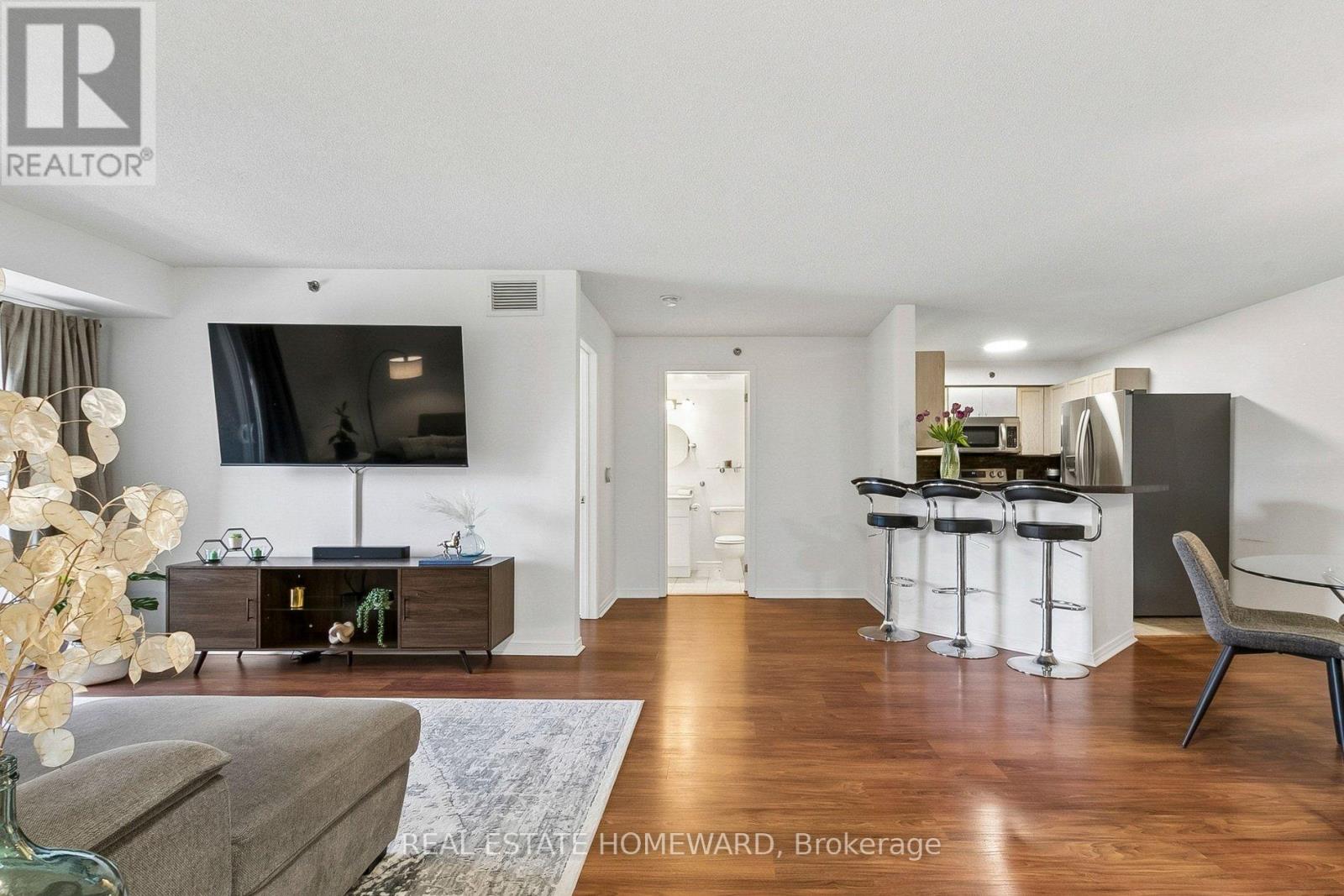 #416 684 WARDEN AVENUE - 4