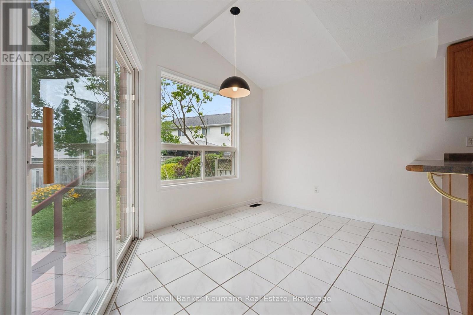 24 LEE STREET - 25