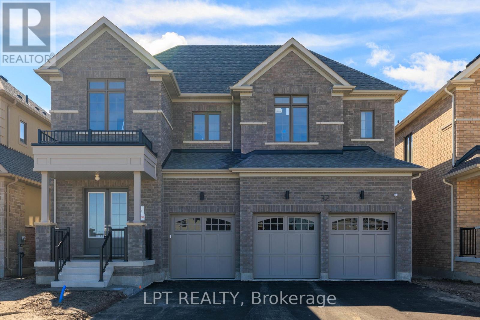 32 MAX BULMER COURT, Georgina (Keswick North) — photo 1