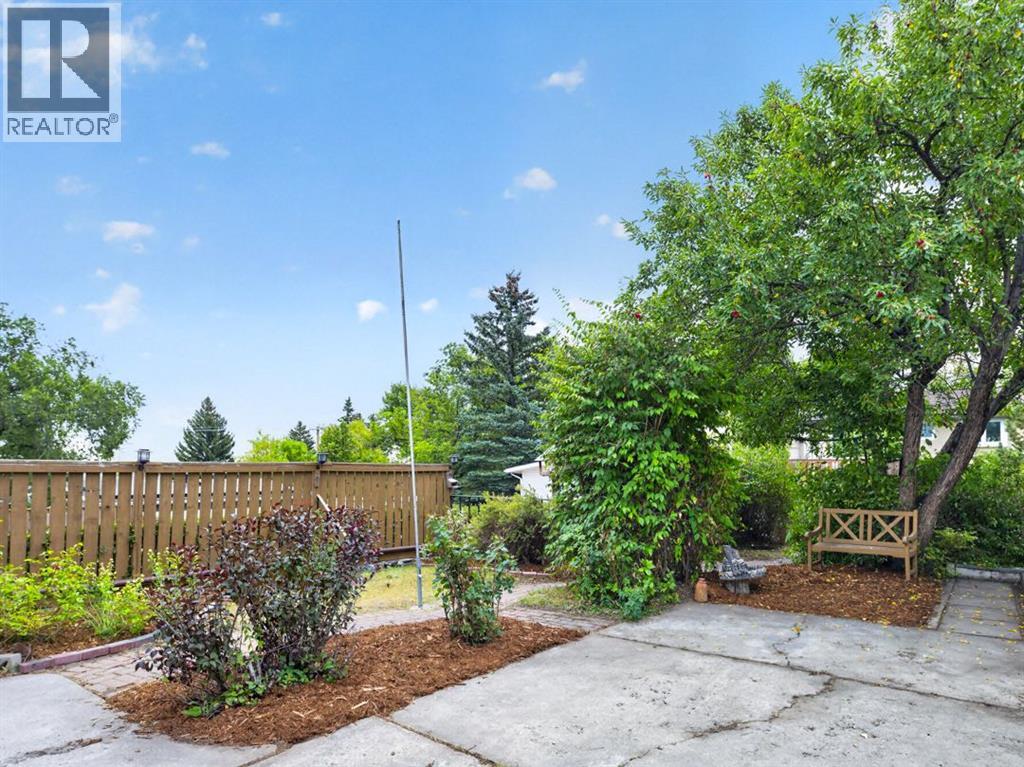1219 Hunterquay Hill NW - Image 10