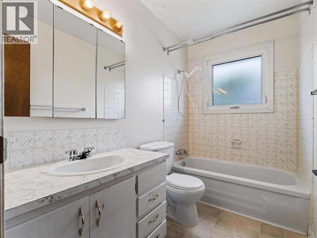 1219 Hunterquay Hill NW - Image 30