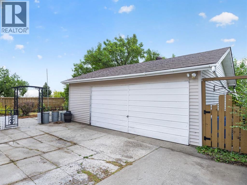 1219 Hunterquay Hill NW, Huntington Hills, Calgary photo 4