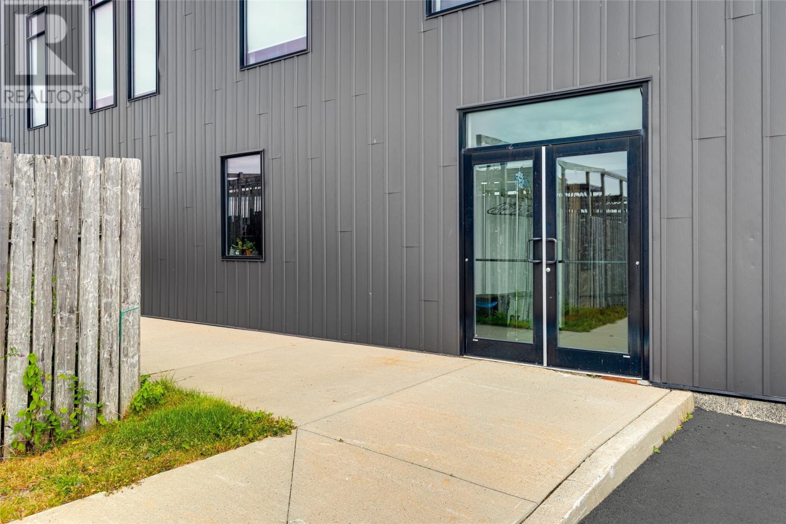 385 East White Hills Road Unit#B, St.Johns — photo 2
