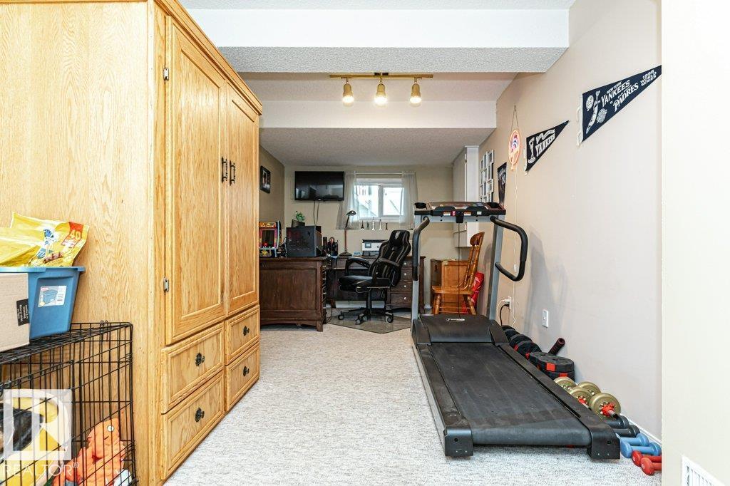 9787 176 ST NW - 30