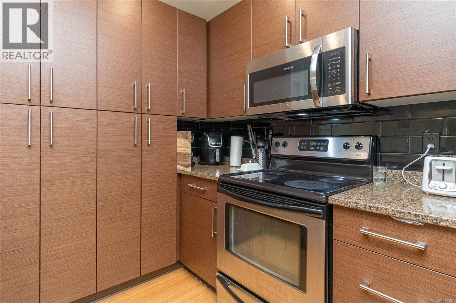 #202 4394 West Saanich Rd - Image 5