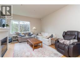 Living room - 202 4394 West Saanich Rd, Saanich, BC V8Z0B5 Photo 7