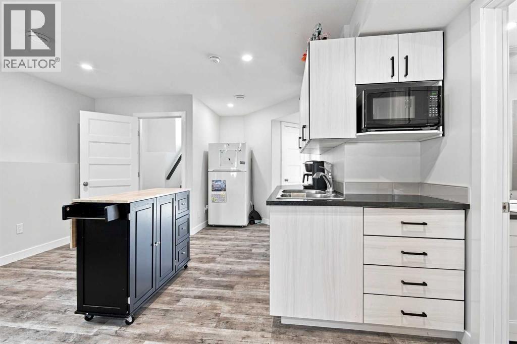 Listing photo – 212 Thomlison Avenue, Red Deer