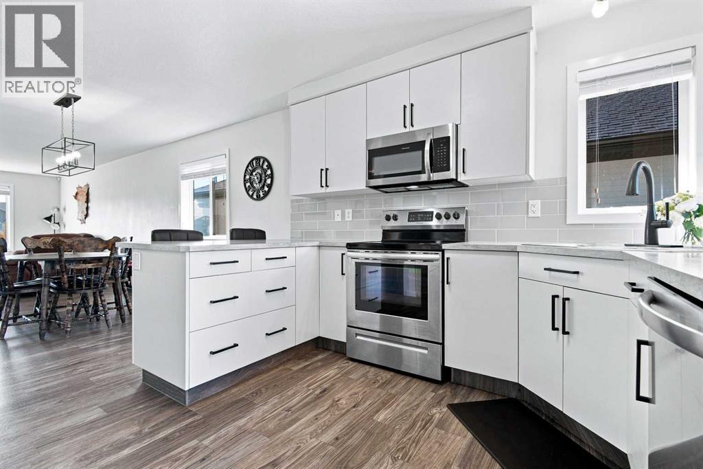 Listing photo – 212 Thomlison Avenue, Red Deer