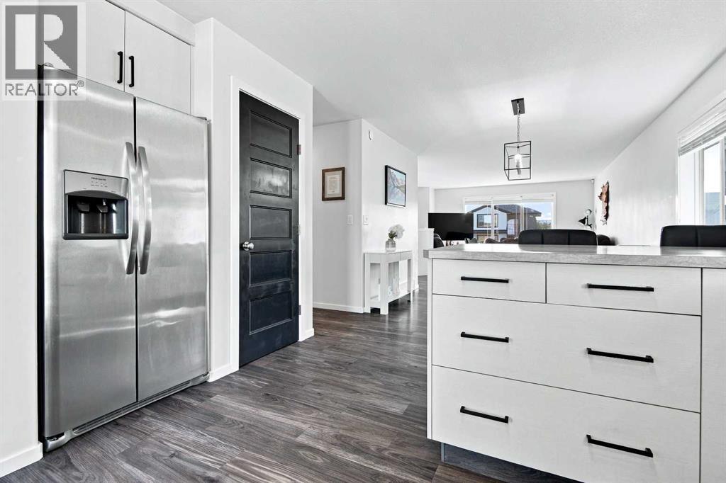 Listing photo – 212 Thomlison Avenue, Red Deer