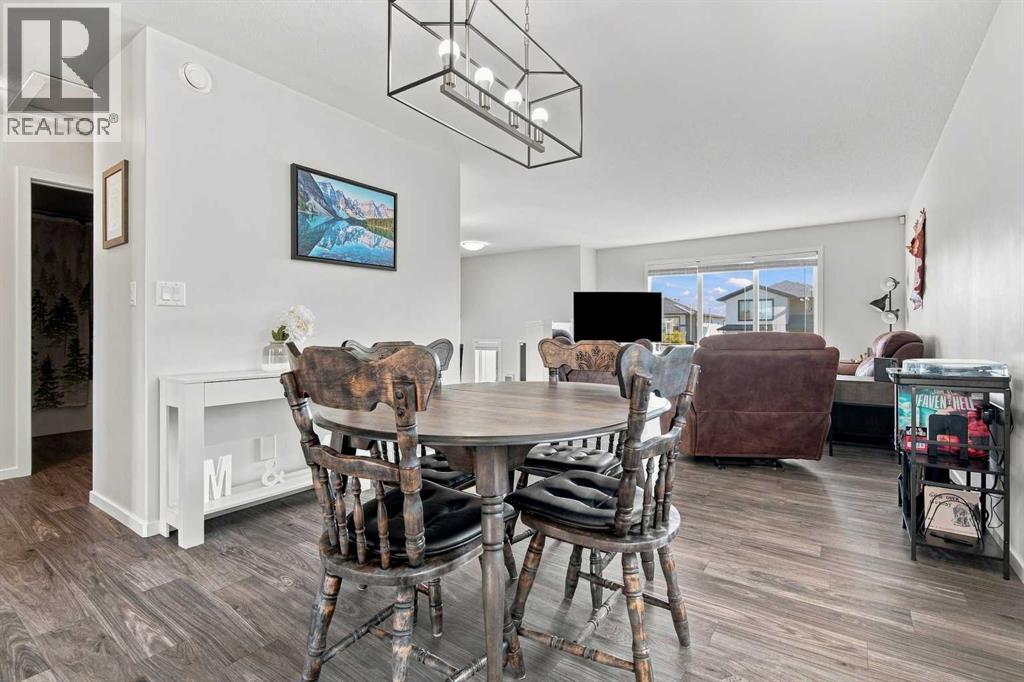 Listing photo – 212 Thomlison Avenue, Red Deer