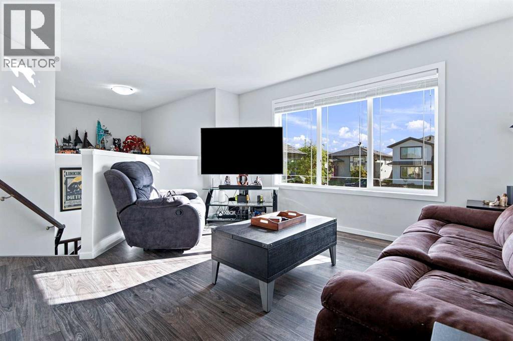 Listing photo – 212 Thomlison Avenue, Red Deer