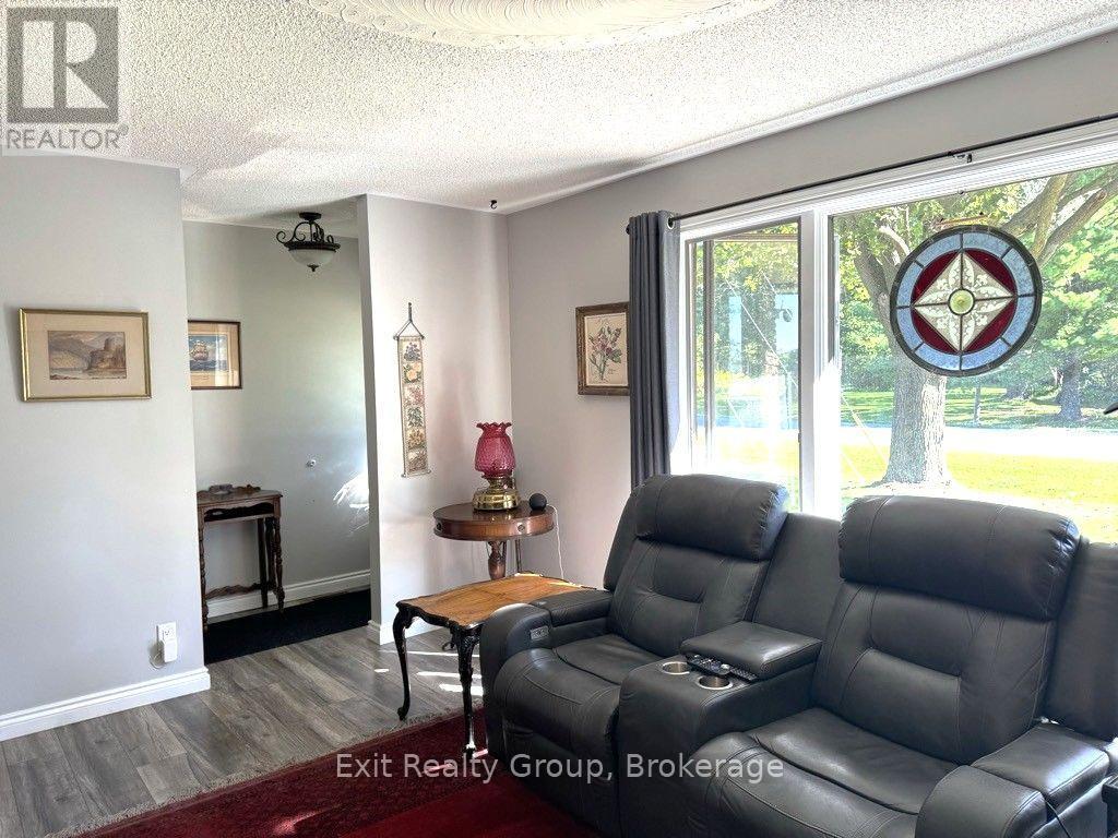 29 CHATTERTON VALLEY CRESCENT - 11