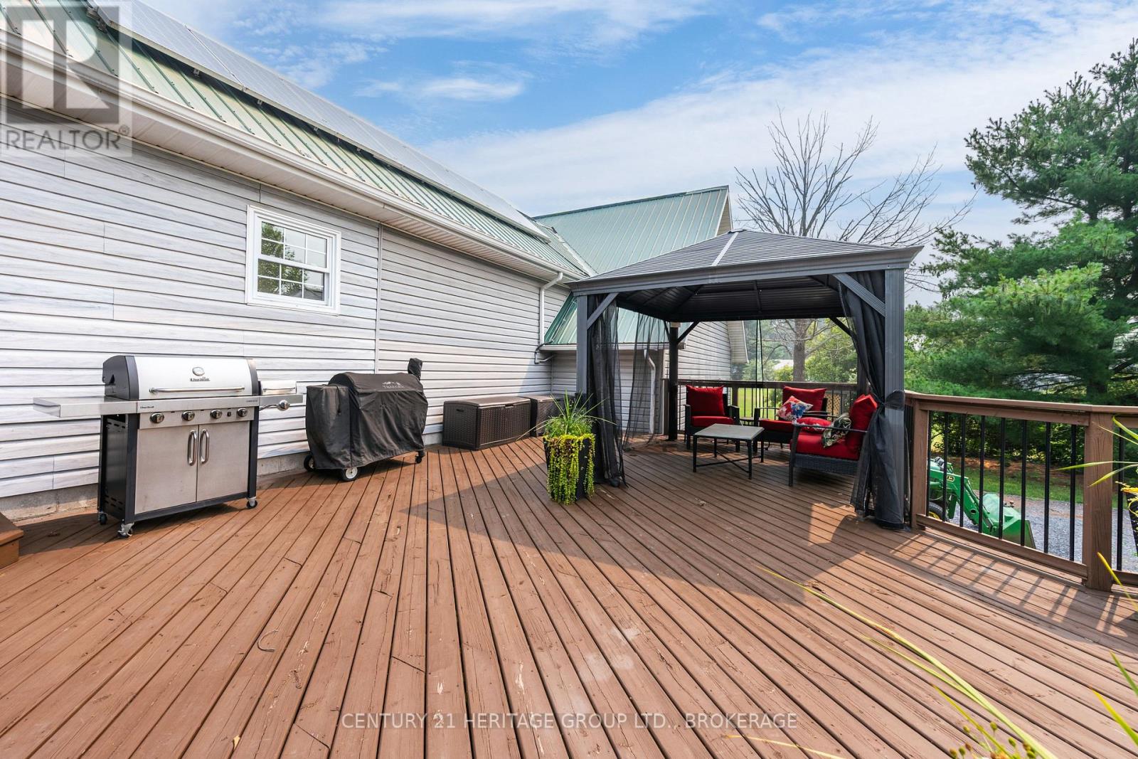 5216 BRADFORD ROAD N - Image 37