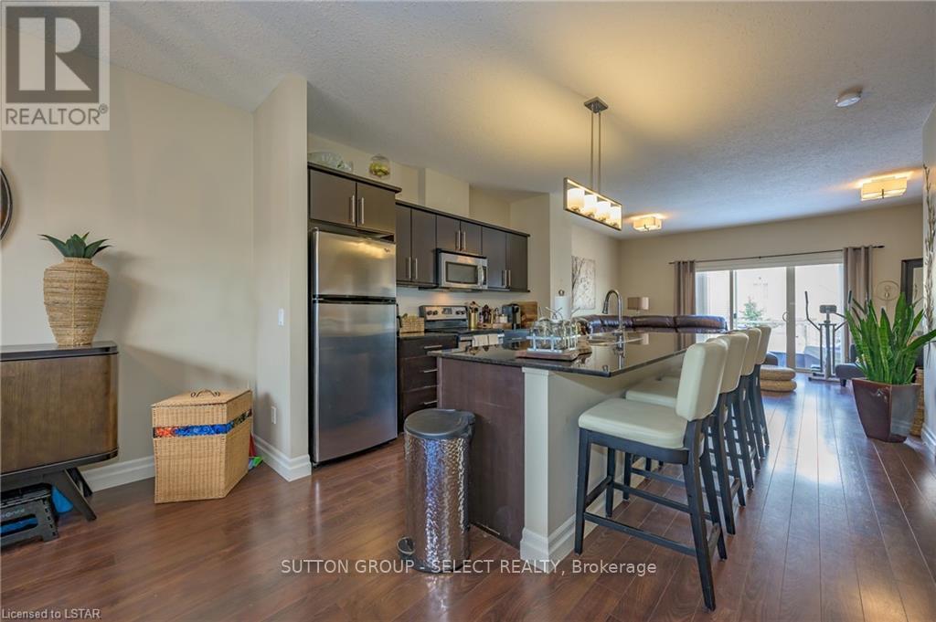#3 1850 BEAVERBROOK AVENUE - 19