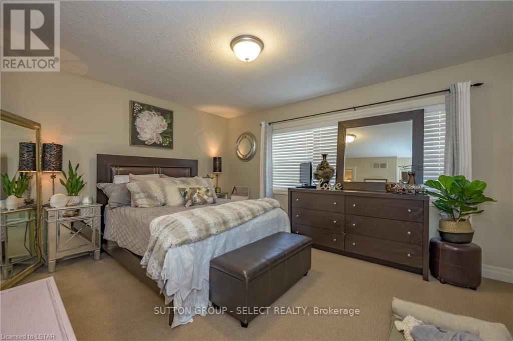 #3 1850 BEAVERBROOK AVENUE - Image 20