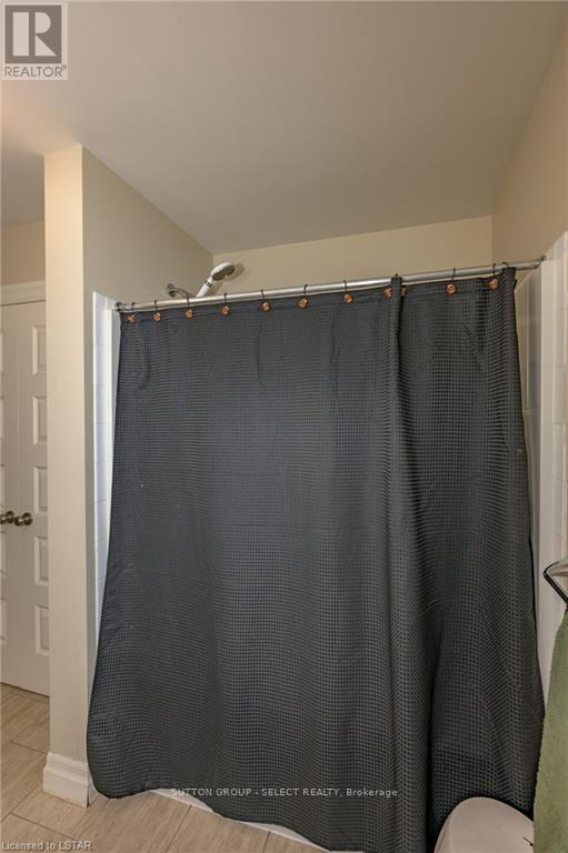#3 1850 BEAVERBROOK AVENUE - Image 27