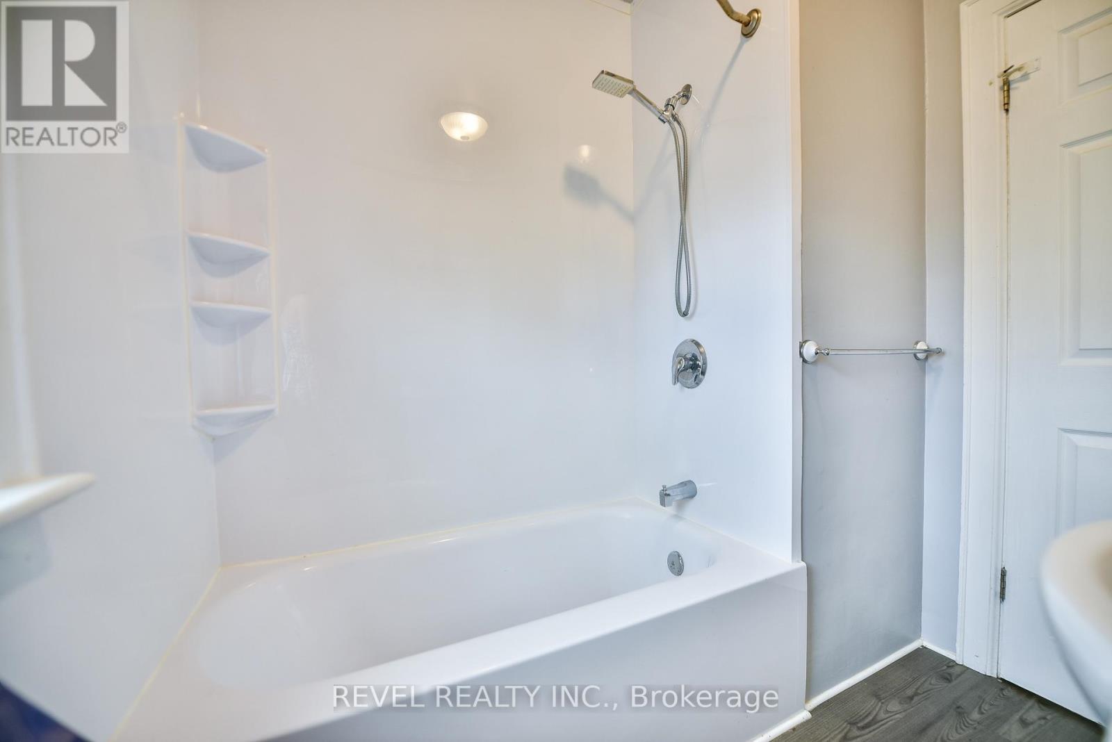418 MAPLE STREET S - 18