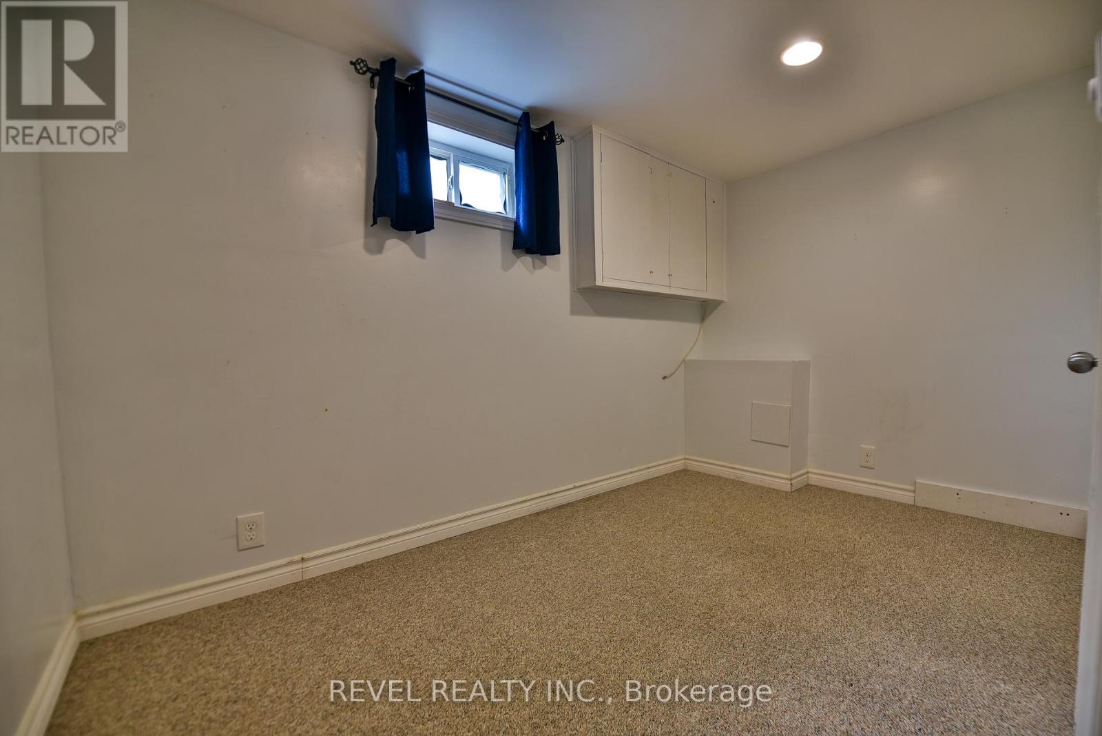 418 MAPLE STREET S - 31