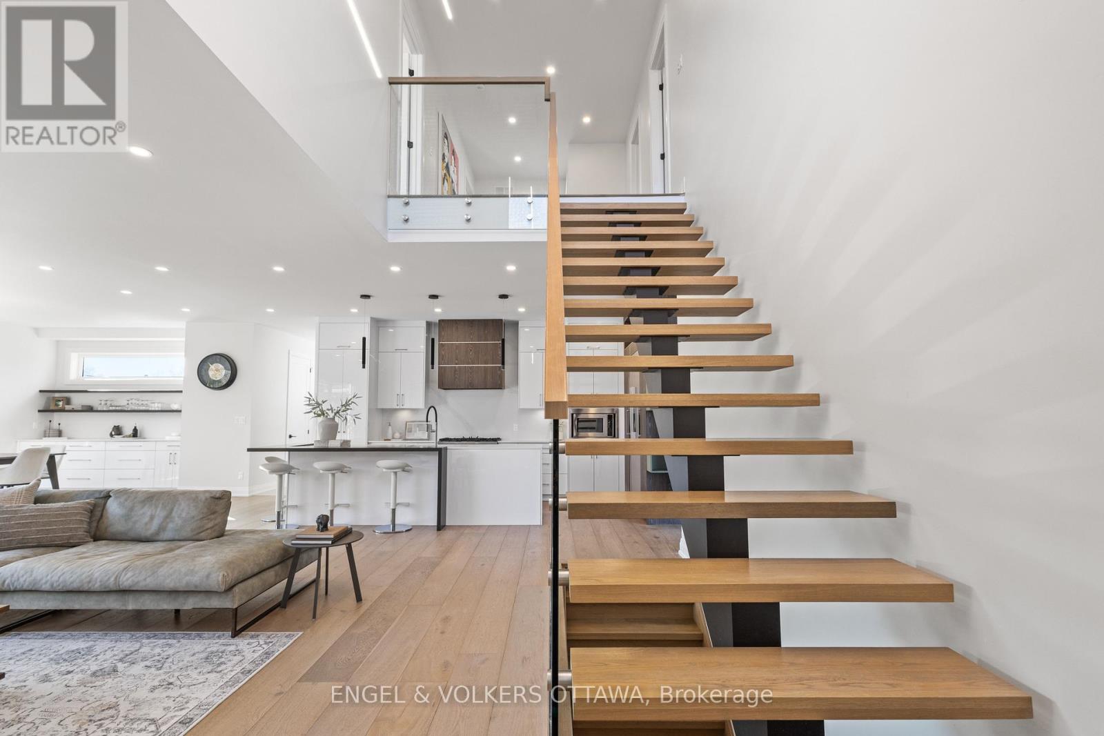6 Bed, 4 Bath House for Sale in Ottawa – 736 SHERBOURNE ROAD, Ottawa – MLS# X13758608 - Image 26