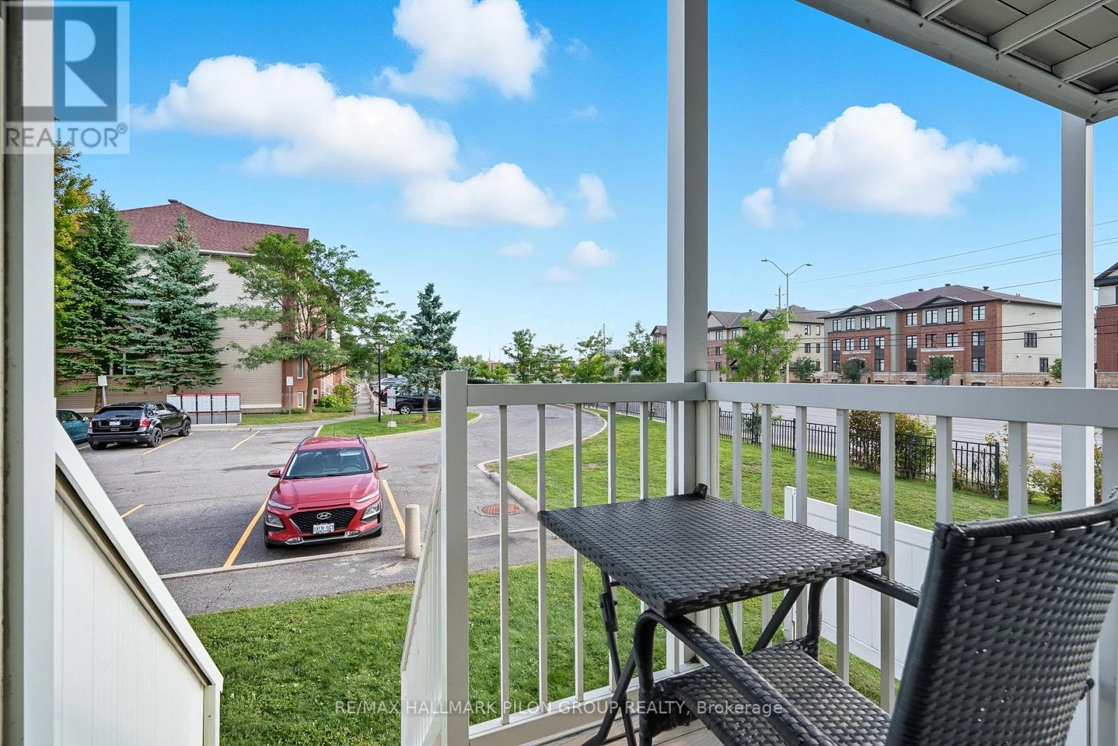 2 Bed, 3 Bath House for Sale in Ottawa – 10 LAKEPOINTE DRIVE, Ottawa – MLS# X13758638 - Image 16