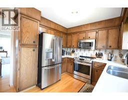 2pc Bathroom - 168 Templewood Drive Ne, Calgary, AB T1Y4G8 Photo 18