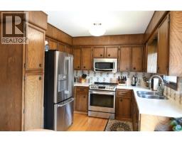 4pc Bathroom - 168 Templewood Drive Ne, Calgary, AB T1Y4G8 Photo 19