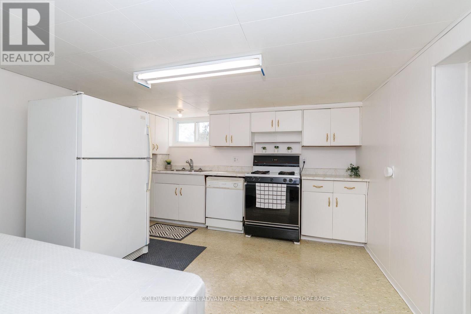 280 CLARKE STREET - Image 24