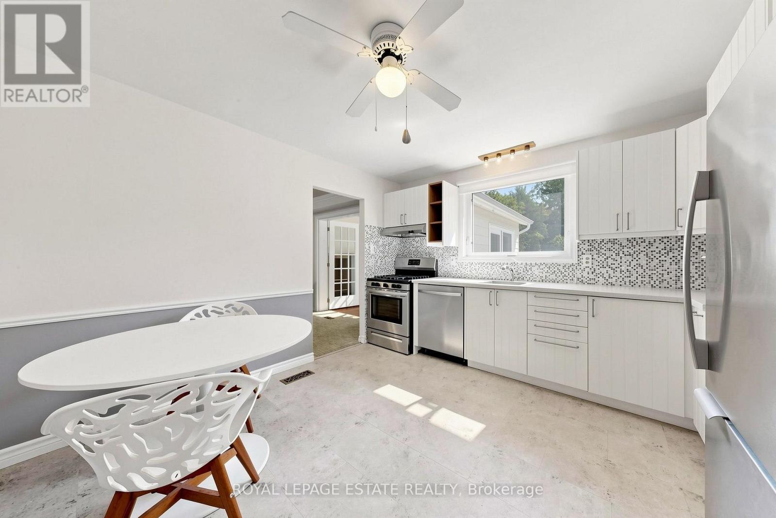 7 LONGHOPE PLACE - 11