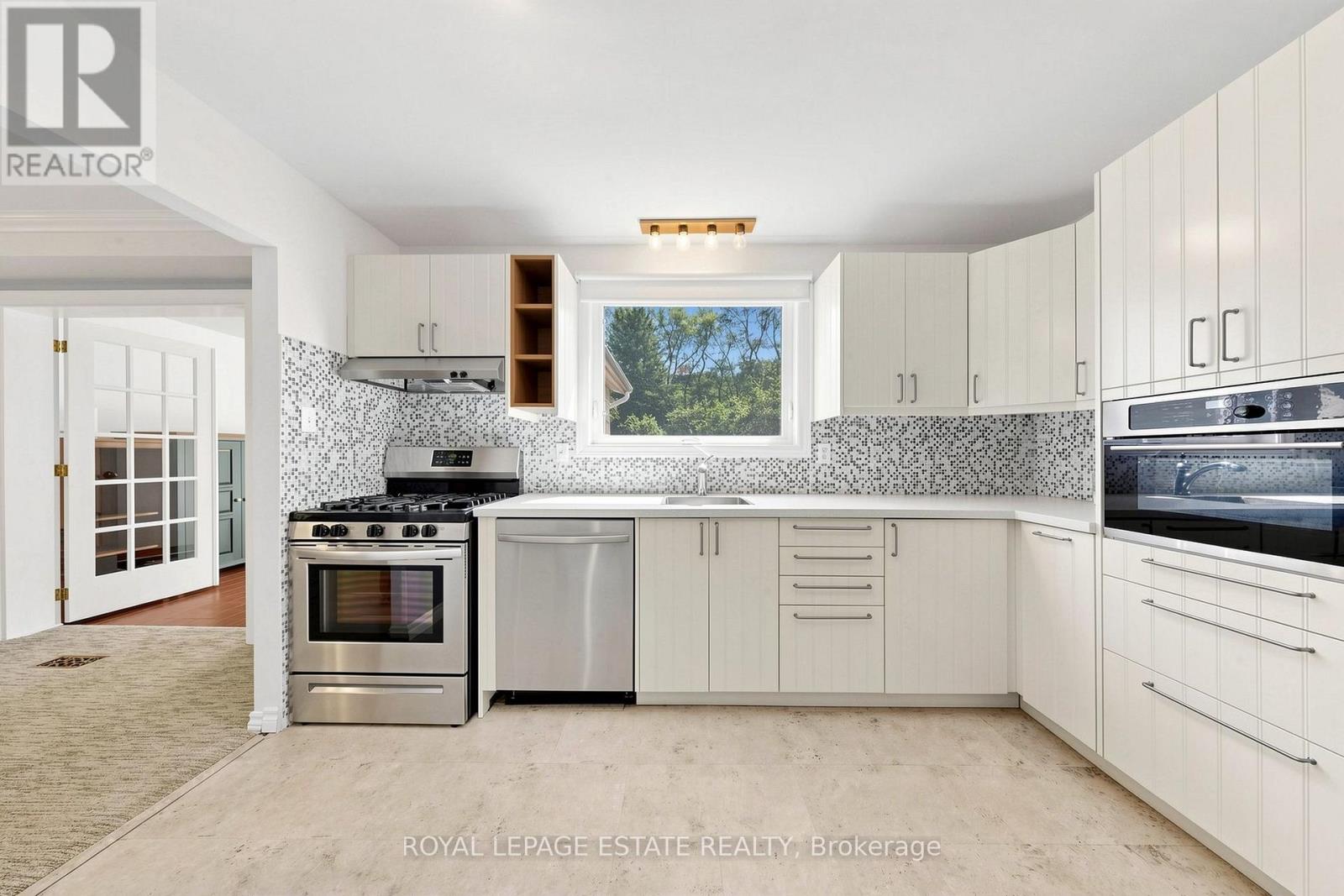 7 LONGHOPE PLACE - 12
