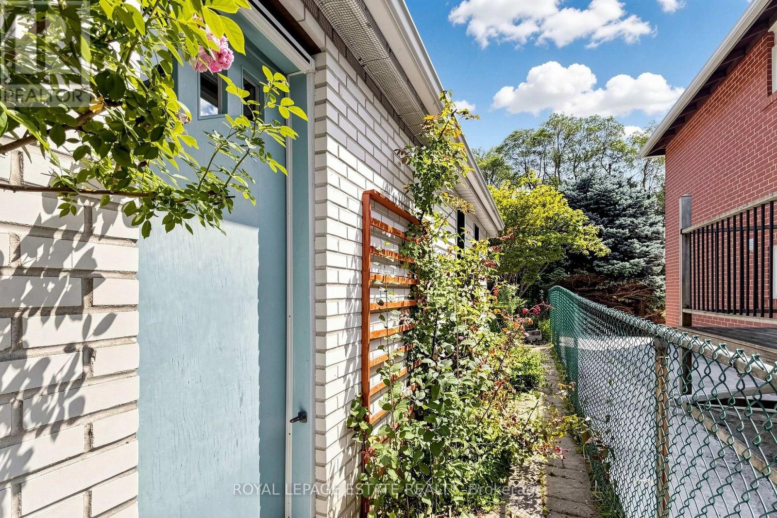 7 LONGHOPE PLACE - Image 42